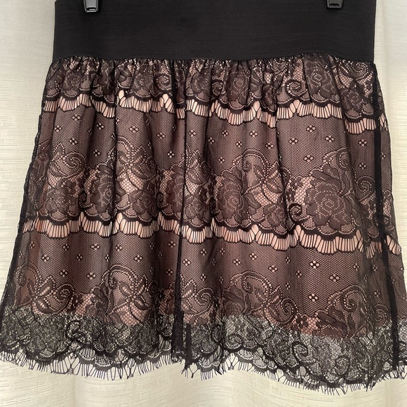 Xhilaration Dresses & Skirts - Xhilaration Black and Pink Lace Mini Skirt